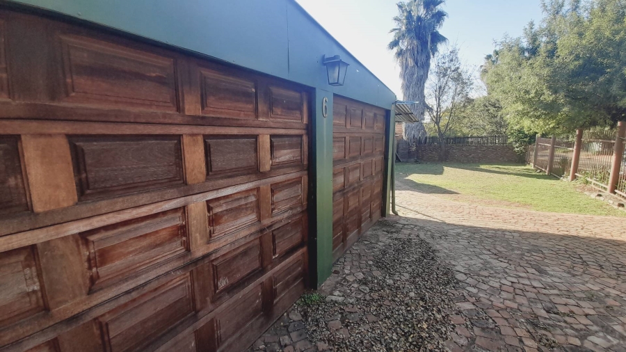 5 Bedroom Property for Sale in Ifafi North West
